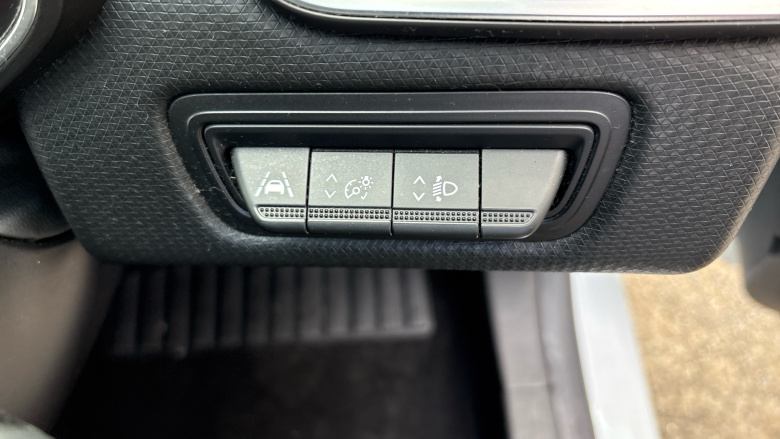 Renault Clio 1.0 TCe 100 Iconic 5dr Petrol Hatchback